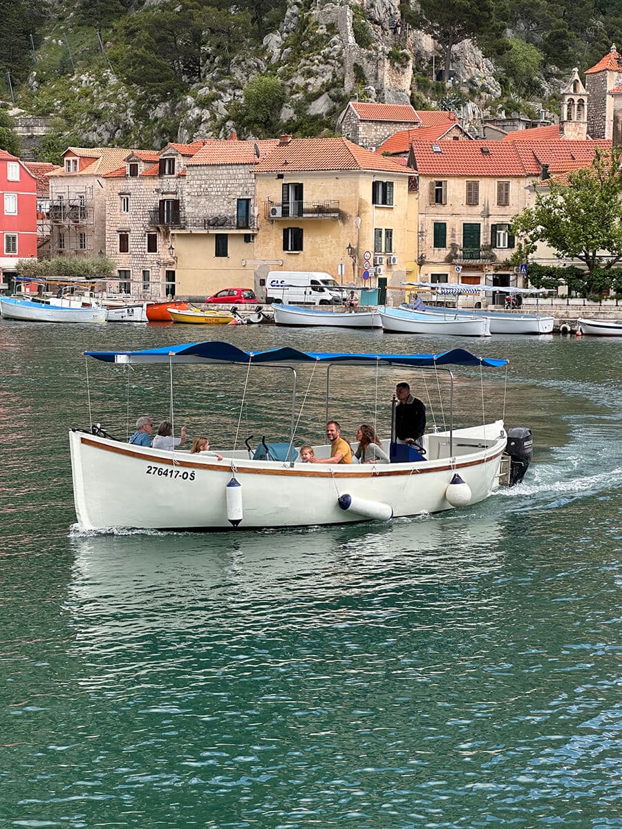 Taxi boat on the Cetina gorge