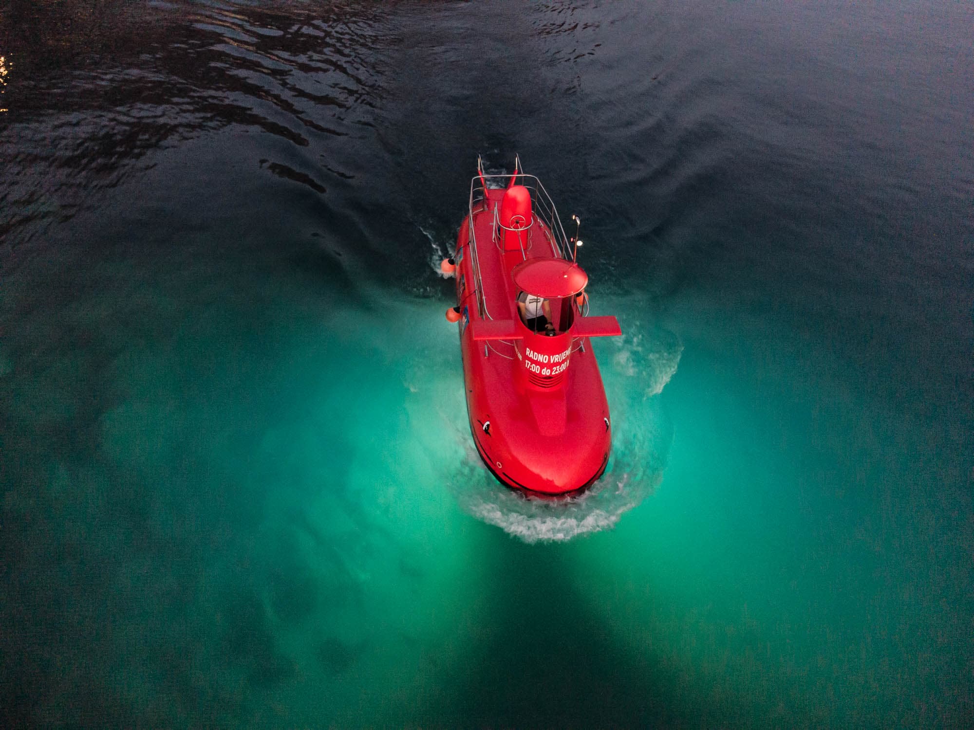 Underwater viewing cabin